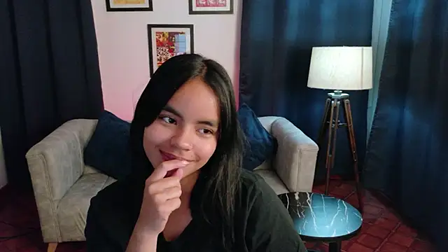 Snapshot of SofiaMante_ chatting on May 15, 2026, 12:41 am SofiaMante online show from May 15, 2026, 12:41 am