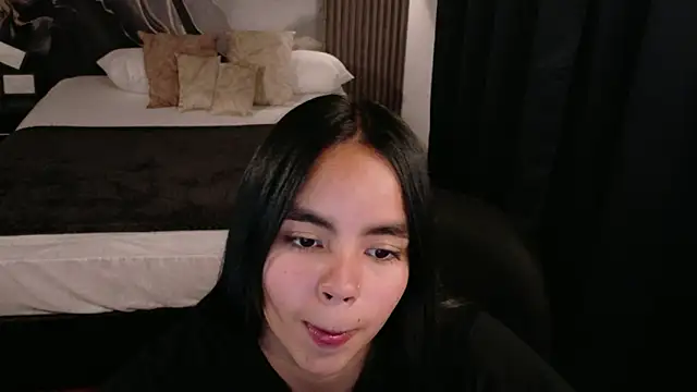 Snapshot of SofiaMante_ chatting on April 21, 2026, 2:51 am SofiaMante online show from April 21, 2026, 2:51 am