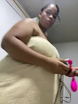 NataliaMillers online show from March 28, 2026, 4:46 am