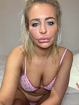 Snapshot of AliceDx chatting on February 19, 2026, 9:12 pm AliceDx online show from February 19, 2026, 9:12 pm