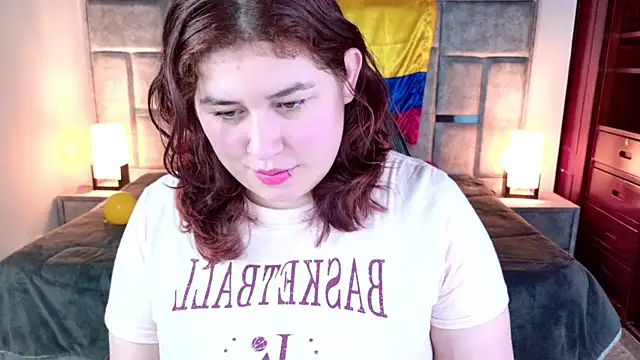 Snapshot of azul_veraa chatting on July 7, 2026, 12:20 pm azul veraa online show from July 7, 2026, 12:20 pm