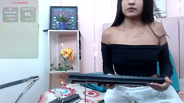 Snapshot of carina_lopez707rs chatting on January 19, 2026, 11:47 am carina lopez707rs online show from January 19, 2026, 11:47 am