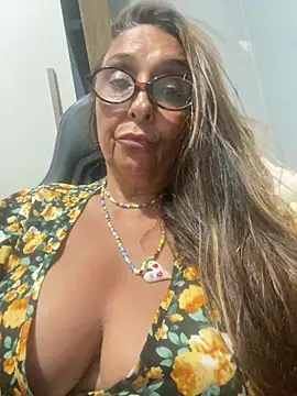 Snapshot of Annalua73 chatting on February 1, 2026, 10:30 pm Annalua73 online show from February 1, 2026, 10:30 pm