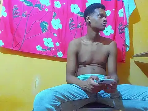 Snapshot of aunstin_mohamme chatting on February 13, 2026, 3:28 am aunstin mohamme online show from February 13, 2026, 3:28 am