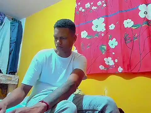 Snapshot of aunstin_mohamme chatting on February 26, 2026, 12:21 am aunstin mohamme online show from February 26, 2026, 12:21 am