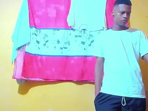 Snapshot of aunstin_mohamme chatting on February 15, 2026, 4:13 am aunstin mohamme online show from February 15, 2026, 4:13 am