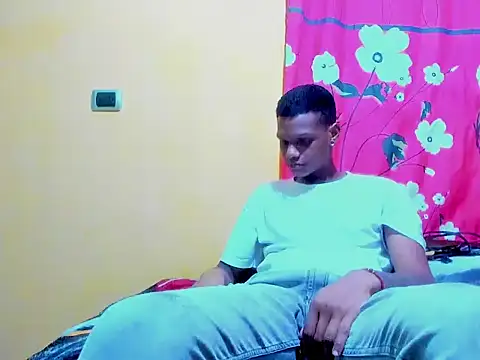 Snapshot of aunstin_mohamme chatting on February 27, 2026, 2:23 am aunstin mohamme online show from February 27, 2026, 2:23 am