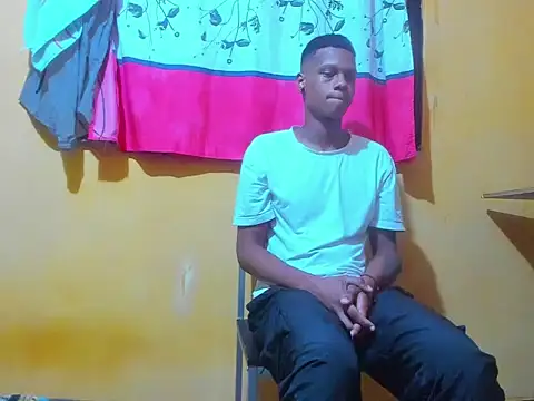 Snapshot of aunstin_mohamme chatting on February 16, 2026, 2:32 am aunstin mohamme online show from February 16, 2026, 2:32 am