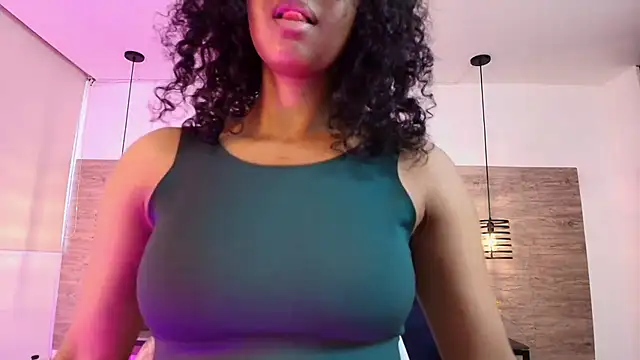 Snapshot of Ellie-Alves chatting on June 25, 2026, 5:18 pm Ellie-Alves online show from June 25, 2026, 5:18 pm