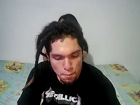 Snapshot of steffandjoshh420 chatting on February 24, 2026, 1:39 am steffandjoshh420 online show from February 24, 2026, 1:39 am