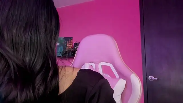 Snapshot of azula_lillet chatting on April 10, 2026, 9:11 pm azula lillet online show from April 10, 2026, 9:11 pm