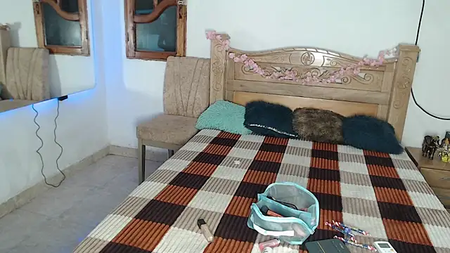 Snapshot of bratz_glloe chatting on January 12, 2026, 2:29 am bratz glloe online show from January 12, 2026, 2:29 am