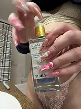 Snapshot of SassynNatty chatting on January 19, 2026, 4:27 am SassynNatty online show from January 19, 2026, 4:27 am