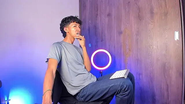 Snapshot of neitan_miller_ chatting on February 26, 2026, 6:24 am neitan miller online show from February 26, 2026, 6:24 am