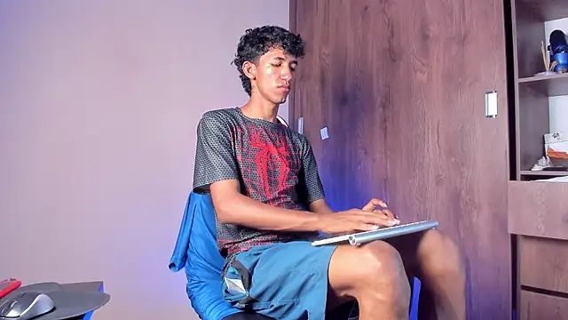 Snapshot of neitan_miller_ chatting on February 6, 2026, 4:30 am neitan miller online show from February 6, 2026, 4:30 am