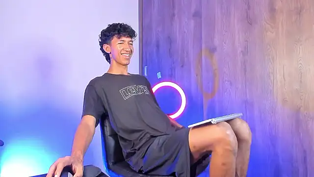 Snapshot of neitan_miller_ chatting on February 28, 2026, 9:42 am neitan miller online show from February 28, 2026, 9:42 am