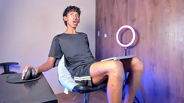 Snapshot of neitan_miller_ chatting on February 10, 2026, 12:09 am neitan miller online show from February 10, 2026, 12:09 am