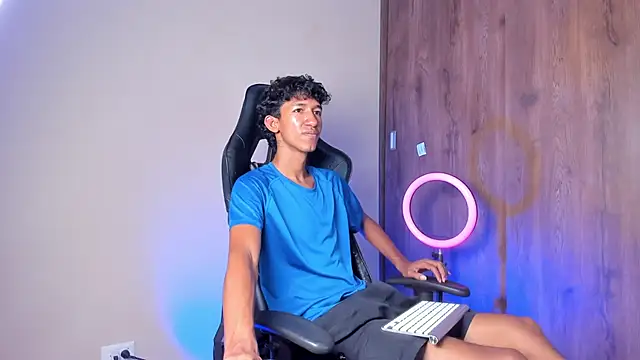 Snapshot of neitan_miller_ chatting on February 17, 2026, 7:22 pm neitan miller online show from February 17, 2026, 7:22 pm