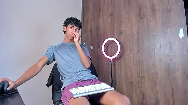 Snapshot of neitan_miller_ chatting on February 10, 2026, 4:06 pm neitan miller online show from February 10, 2026, 4:06 pm