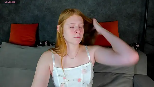 Snapshot of Sally_Ange1 chatting on February 5, 2026, 9:16 am Sally Ange1 online show from February 5, 2026, 9:16 am