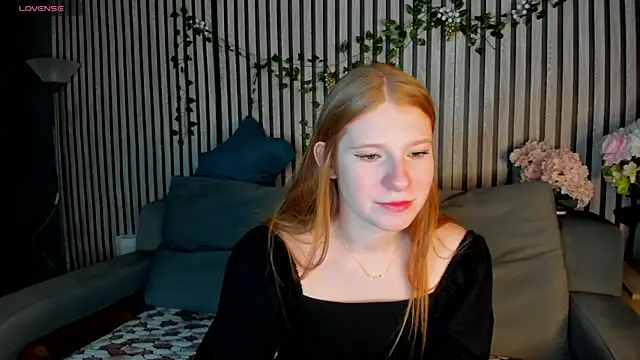 Snapshot of Sally_Ange1 chatting on January 18, 2026, 9:24 am Sally Ange1 online show from January 18, 2026, 9:24 am