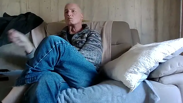 Snapshot of Helinetrav chatting on March 7, 2026, 1:05 pm Helinetrav online show from March 7, 2026, 1:05 pm