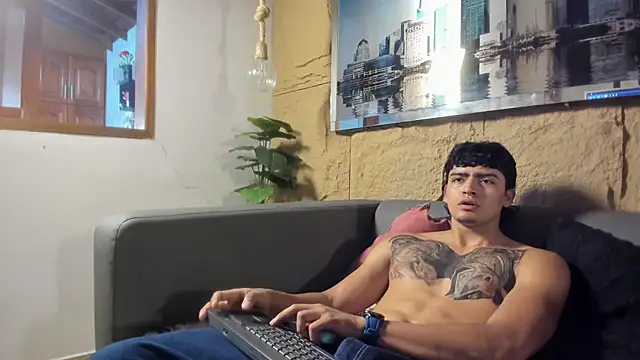 Snapshot of elliot_colton chatting on February 12, 2026, 8:52 pm elliot colton online show from February 12, 2026, 8:52 pm