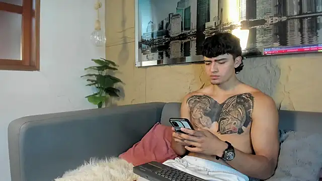 Snapshot of elliot_colton chatting on January 31, 2026, 8:29 pm elliot colton online show from January 31, 2026, 8:29 pm