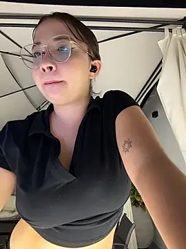 Snapshot of AliciaWhite_nt chatting on May 23, 2026, 1:48 am AliciaWhite nt online show from May 23, 2026, 1:48 am