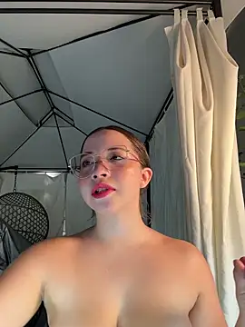 Snapshot of AliciaWhite_nt chatting on May 31, 2026, 1:11 am AliciaWhite nt online show from May 31, 2026, 1:11 am