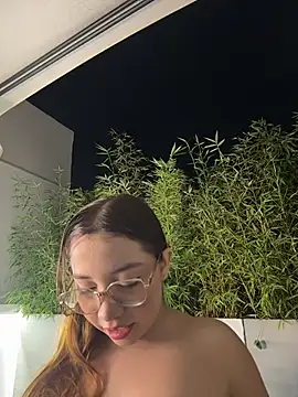 Snapshot of AliciaWhite_nt chatting on May 16, 2026, 3:49 am AliciaWhite nt online show from May 16, 2026, 3:49 am