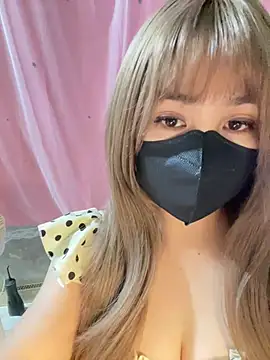 -Violet-t online show from May 8, 2026, 1:26 pm