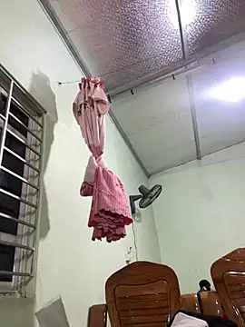 -Violet-t online show from February 19, 2026, 2:25 pm