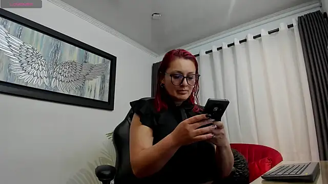 Snapshot of VictoriaPaker chatting on May 12, 2026, 12:44 pm VictoriaPaker online show from May 12, 2026, 12:44 pm