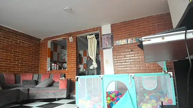 Snapshot of Lia_rouse04 chatting on April 19, 2026, 1:01 pm Lia rouse04 online show from April 19, 2026, 1:01 pm