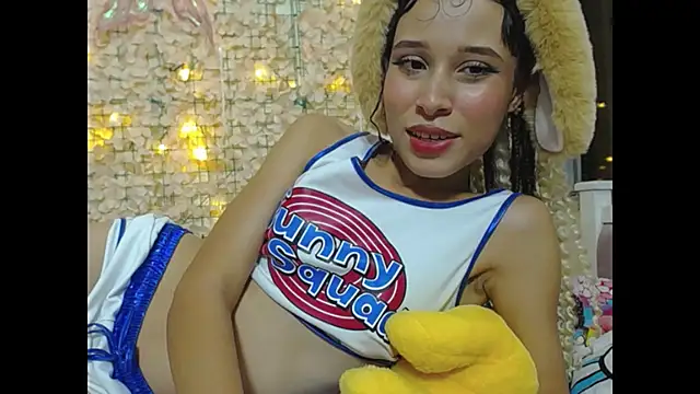 Cute-Cherry12 online show from March 17, 2026, 5:32 am