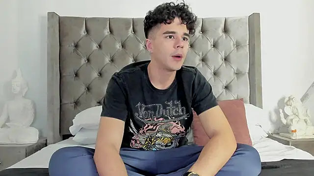 Snapshot of RedNDizzy chatting on February 16, 2026, 11:57 pm RedNDizzy online show from February 16, 2026, 11:57 pm