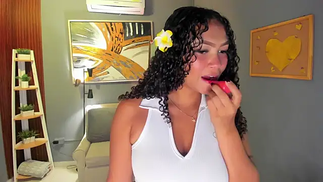 ailann  online show from April 7, 2026, 7:37 pm