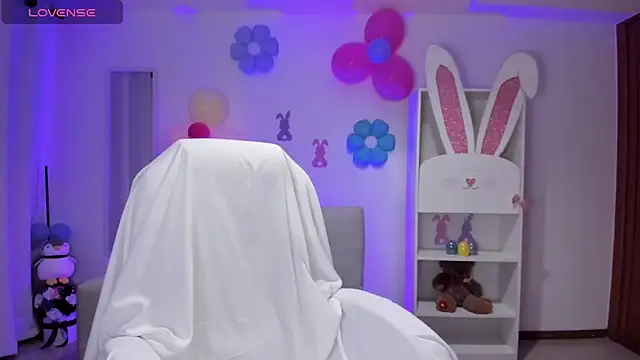  wtdreamgirl online show from April 16, 2026, 5:19 am