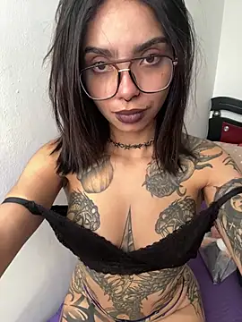 Snapshot of Electra_Darkk chatting on February 4, 2026, 8:15 pm Electra Darkk online show from February 4, 2026, 8:15 pm