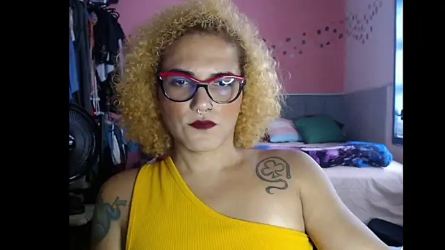 Snapshot of Queen_Domme_de_paus chatting on February 2, 2026, 6:07 pm Queen Domme de paus online show from February 2, 2026, 6:07 pm