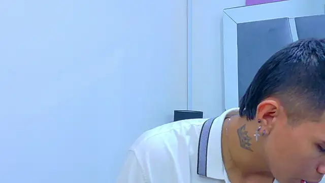 Snapshot of Scook_Gray_ chatting on January 14, 2026, 8:45 pm Scook Gray online show from January 14, 2026, 8:45 pm