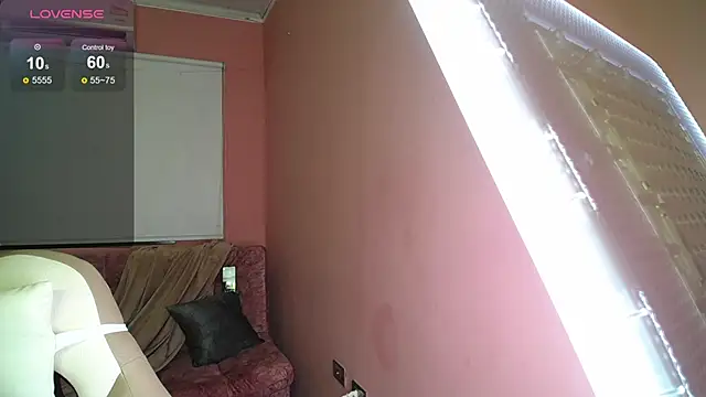 Snapshot of FoxySmile chatting on February 2, 2026, 8:08 pm FoxySmile online show from February 2, 2026, 8:08 pm