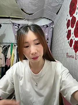 Snapshot of Adela-222 chatting on June 29, 2026, 8:32 am Adela-222 online show from June 29, 2026, 8:32 am