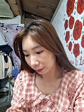 Snapshot of Adela-222 chatting on April 10, 2026, 4:08 am Adela-222 online show from April 10, 2026, 4:08 am