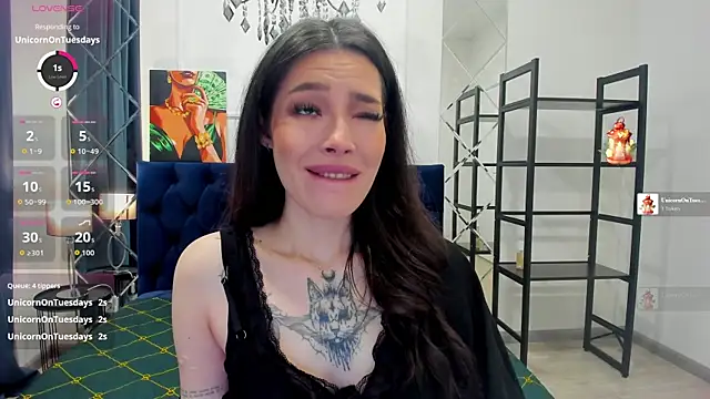 IvyDainty online show from May 19, 2026, 1:32 am