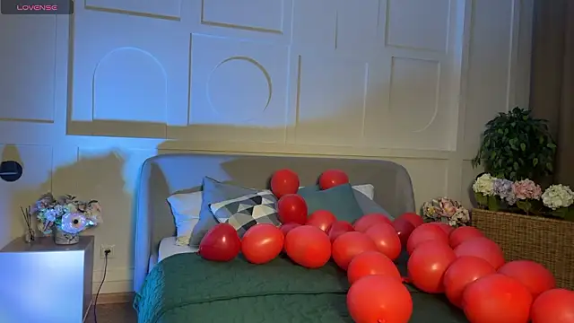 Snapshot of _SilkyShadow_ chatting on February 19, 2026, 1:13 am SilkyShadow online show from February 19, 2026, 1:13 am