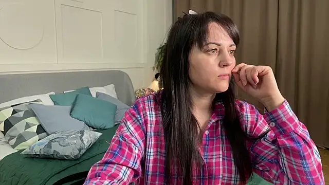 Snapshot of _SilkyShadow_ chatting on February 2, 2026, 1:04 am SilkyShadow online show from February 2, 2026, 1:04 am