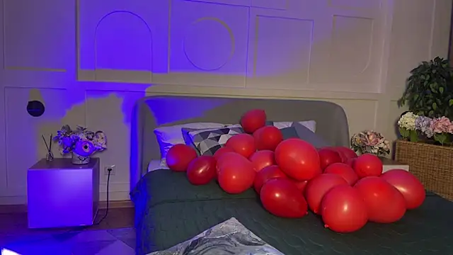 Snapshot of _SilkyShadow_ chatting on February 16, 2026, 1:04 am SilkyShadow online show from February 16, 2026, 1:04 am