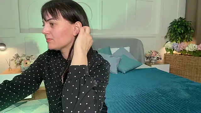 Snapshot of _SilkyShadow_ chatting on February 13, 2026, 1:05 am SilkyShadow online show from February 13, 2026, 1:05 am